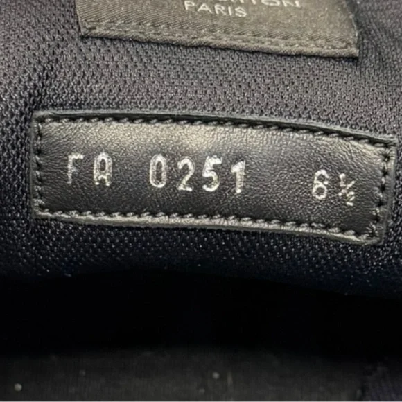 Louis Vuitton uniformes suede LV trainers - Picture 8 of 8